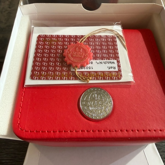 Omega Men's Black and Gold Dive Watch - Picture 11 of 12